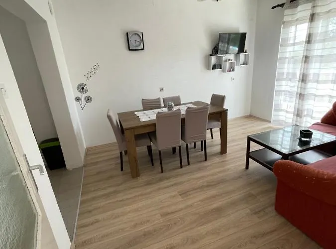 Paklenica-josipa * 스타리그라드 파클레니차